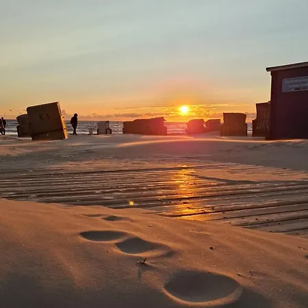 Theunis Apartament *